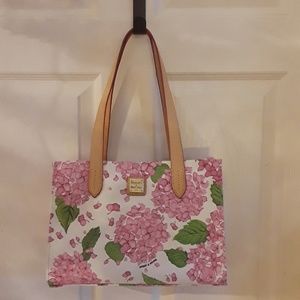 Dooney & Bourke tote NWOT
